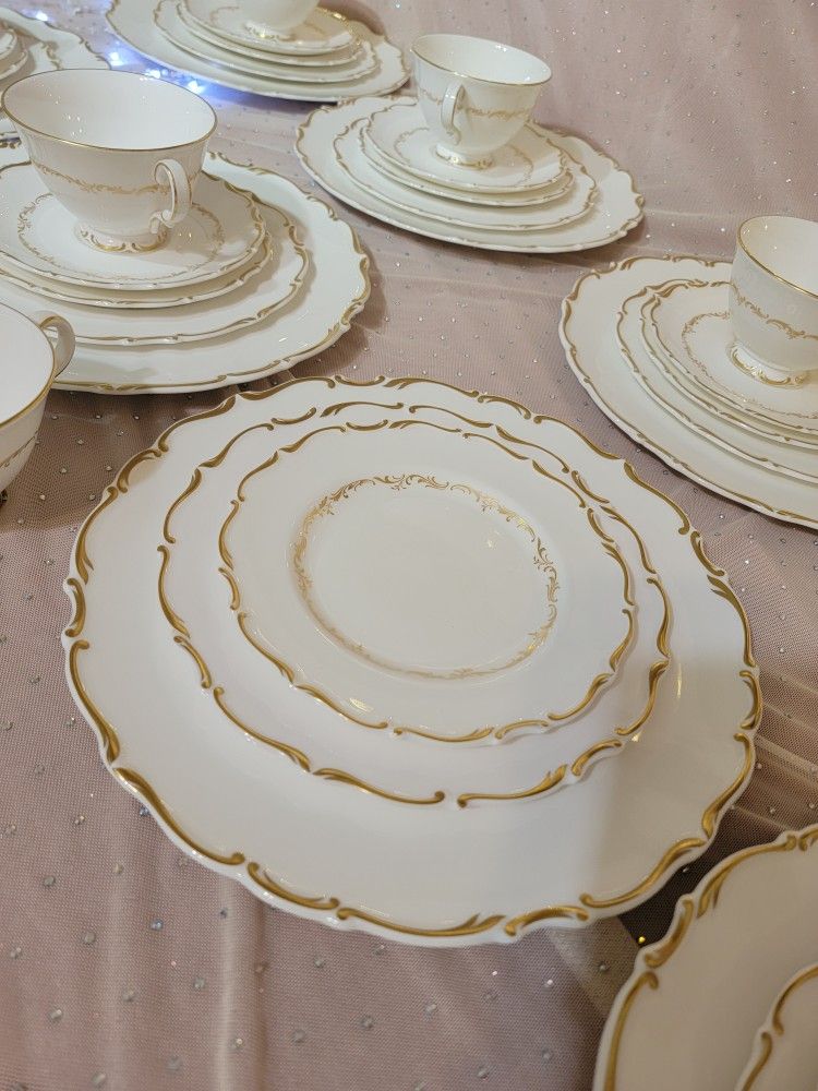 Royal Doultan Full Set Of Fine Bone China