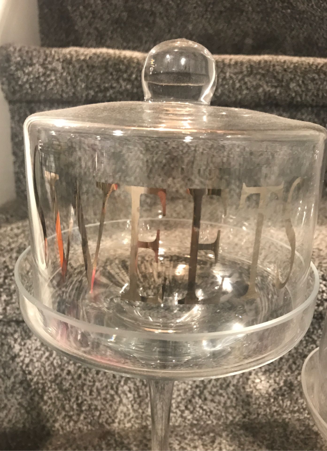 Set of 2 glass pedestal covered dishes