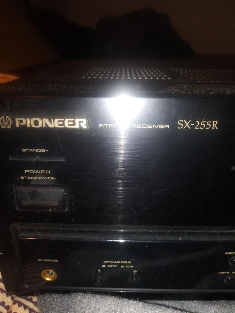 Pioneer SX 255R recever W/ SONY bookshelf Speaker