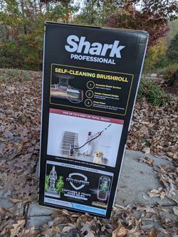Shark Professional Swivel Pet Upright Vacuum with Self-cleaning Brushroll Thumbnail