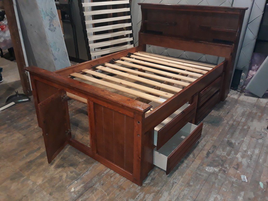 Solid Wood Full Sz Bed Frame Good Condition Asking 450