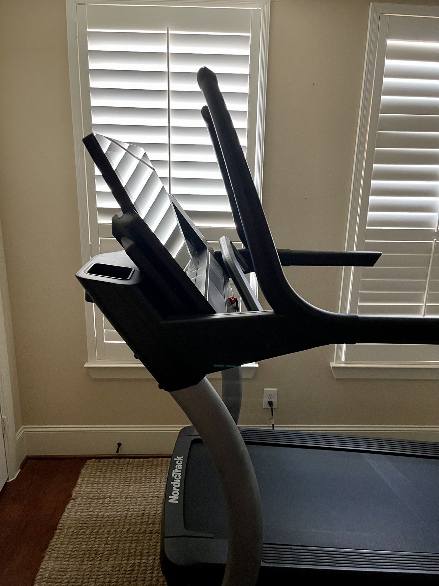 NordicTrack - Commercial X32i - Black