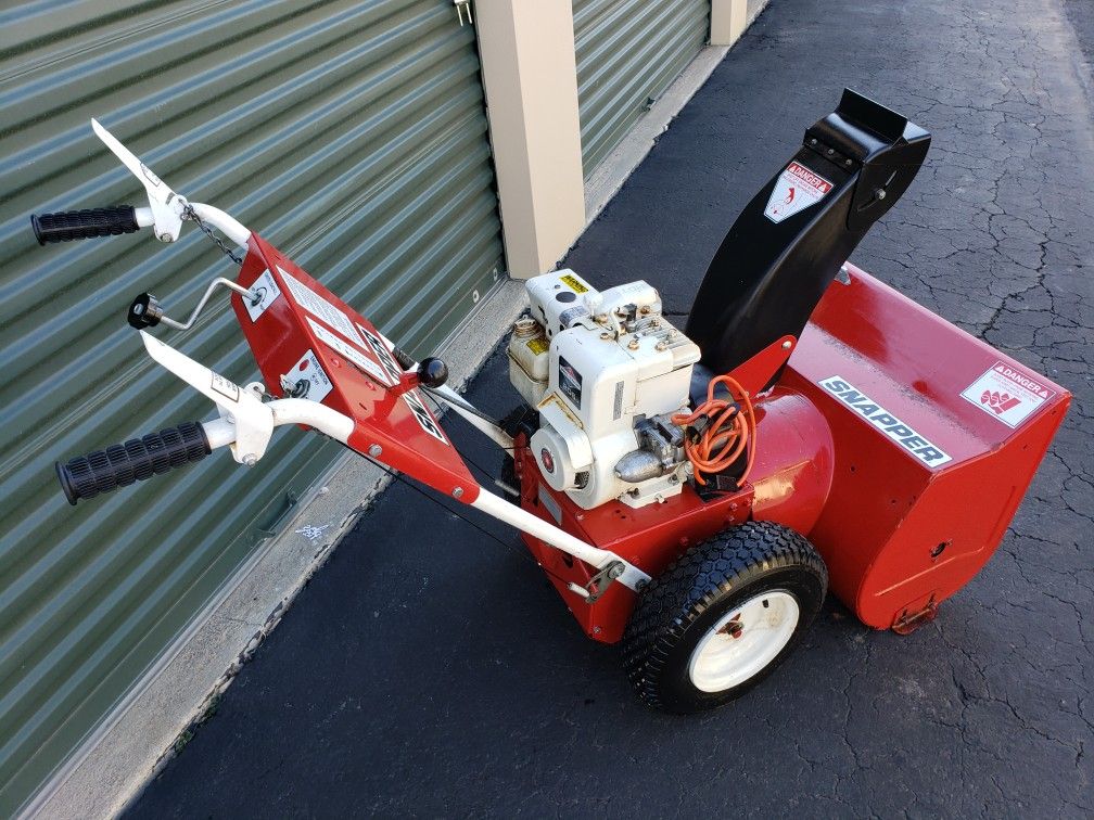 Snapper 2 stage 5hp 26 inch snow blower HEAVY DUTY works great E start
