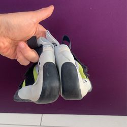 5.10 Gambit Climbing Shoes - Like New! Thumbnail