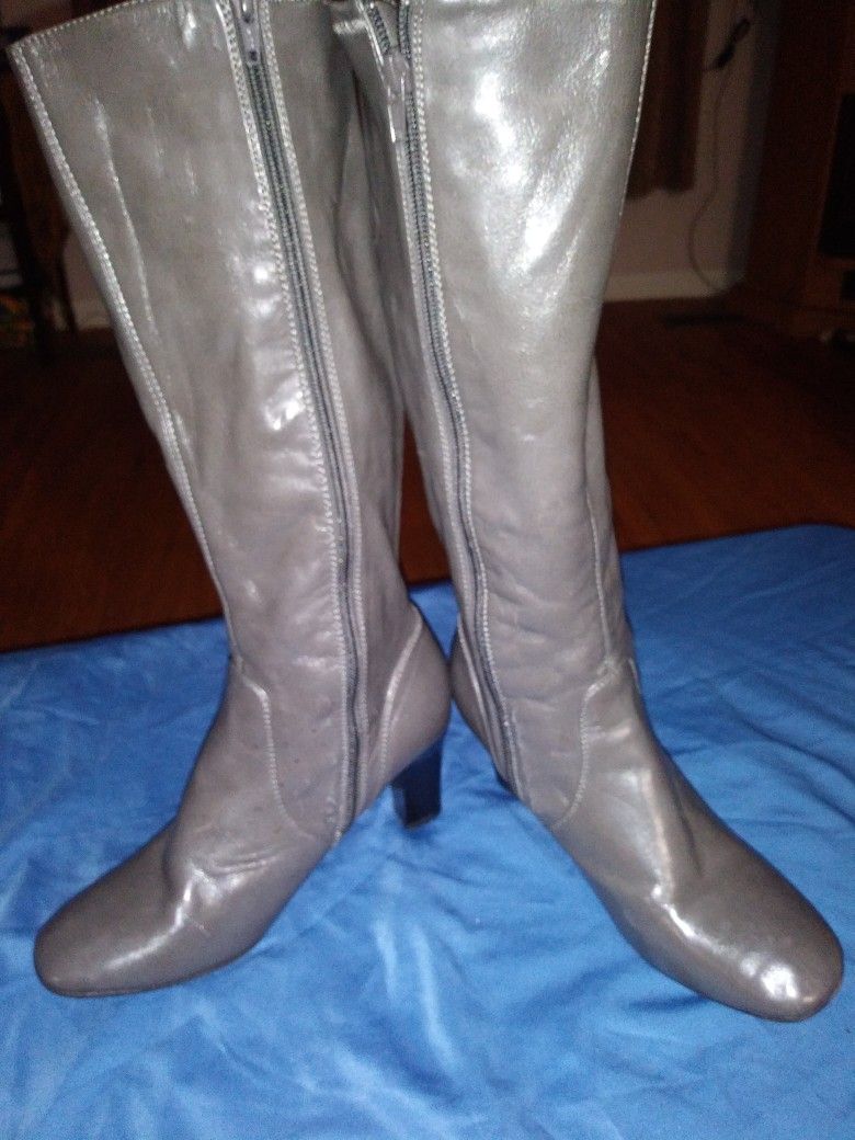 Studio works grey boots size 7