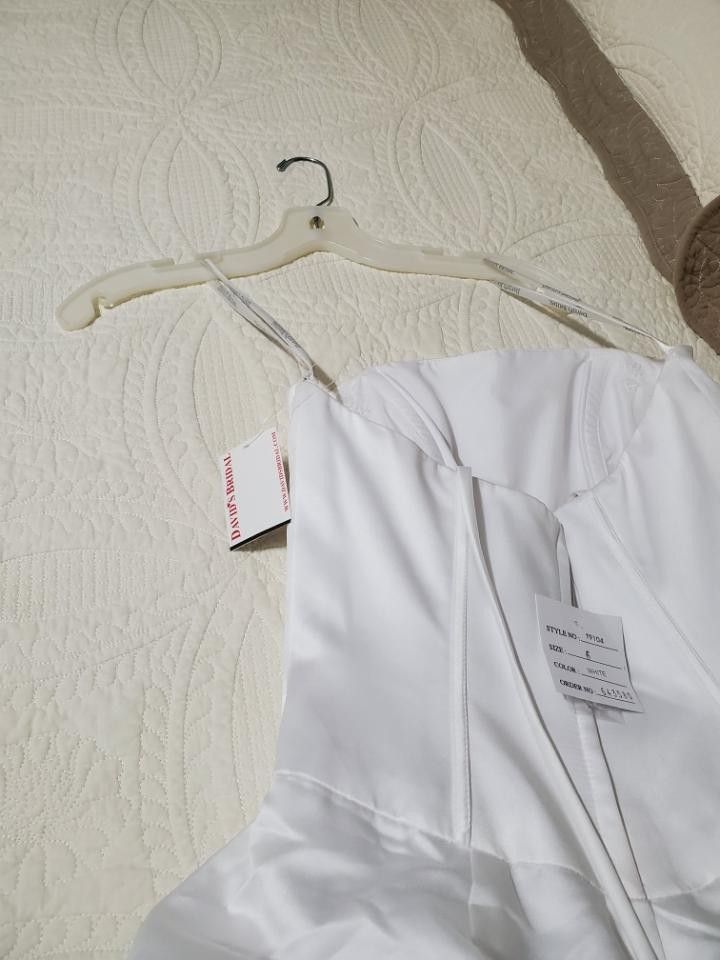Wedding Dress Size 6 Never Worn