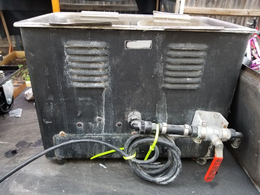 L&R Quantrex-310H ultrasonic cleaner with heater. 3.2 gallon $150