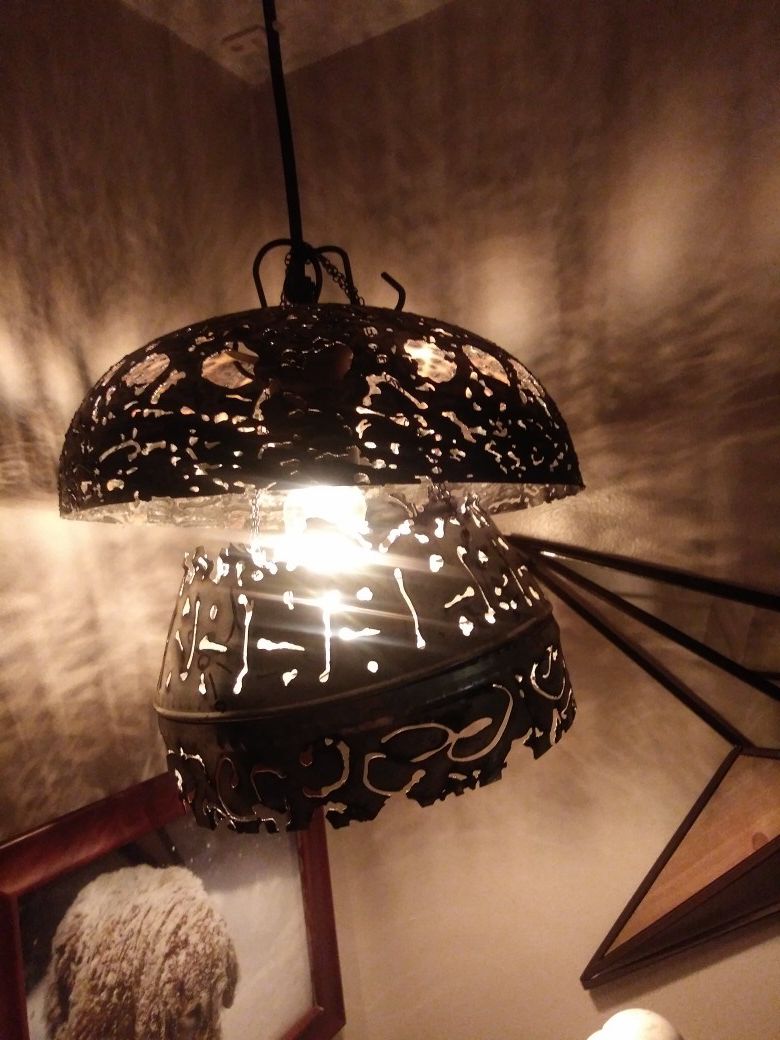 Made made metal hanging lamp