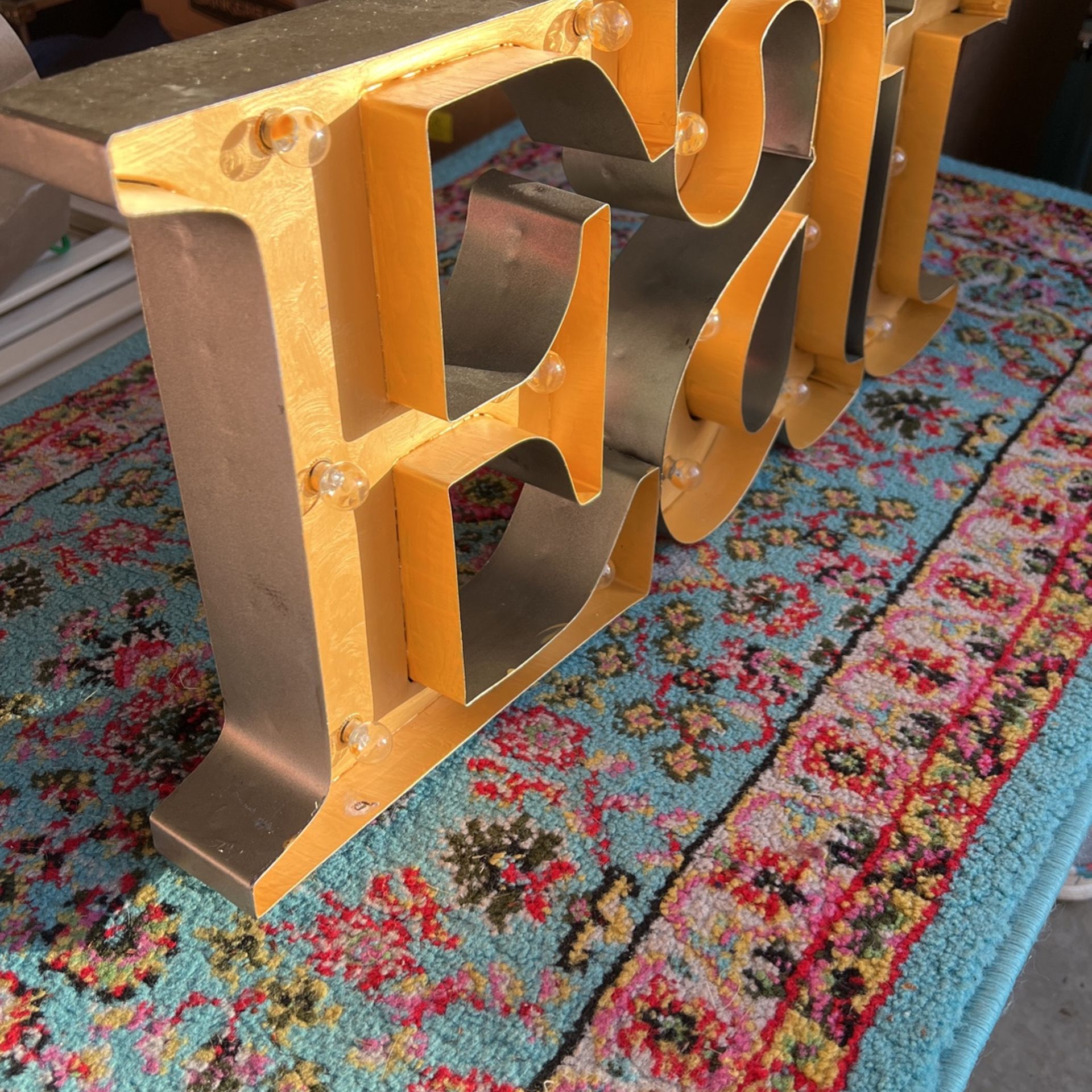 Light-up EAT sign, Battery Operated Party Decor