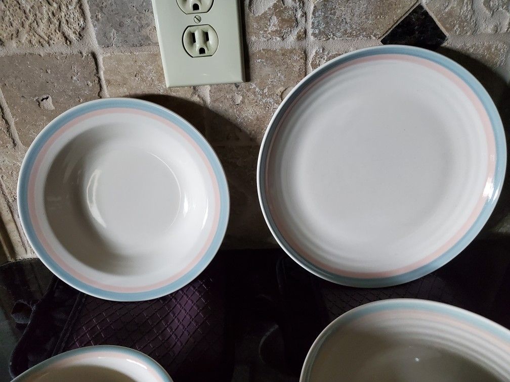 PFALTZGRAFF 8 Place Settings