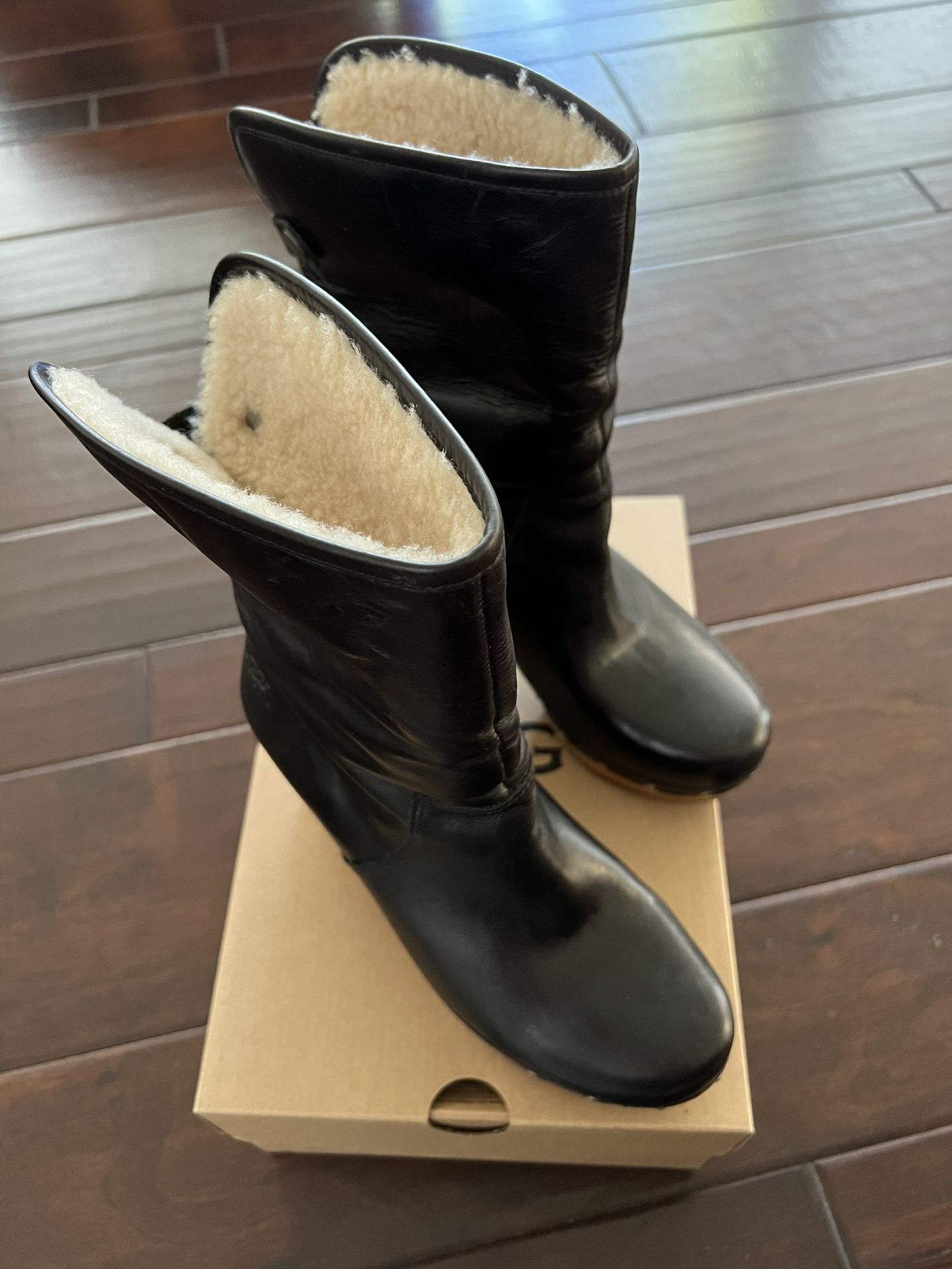 Ugg Leather Fur Boots Size 6