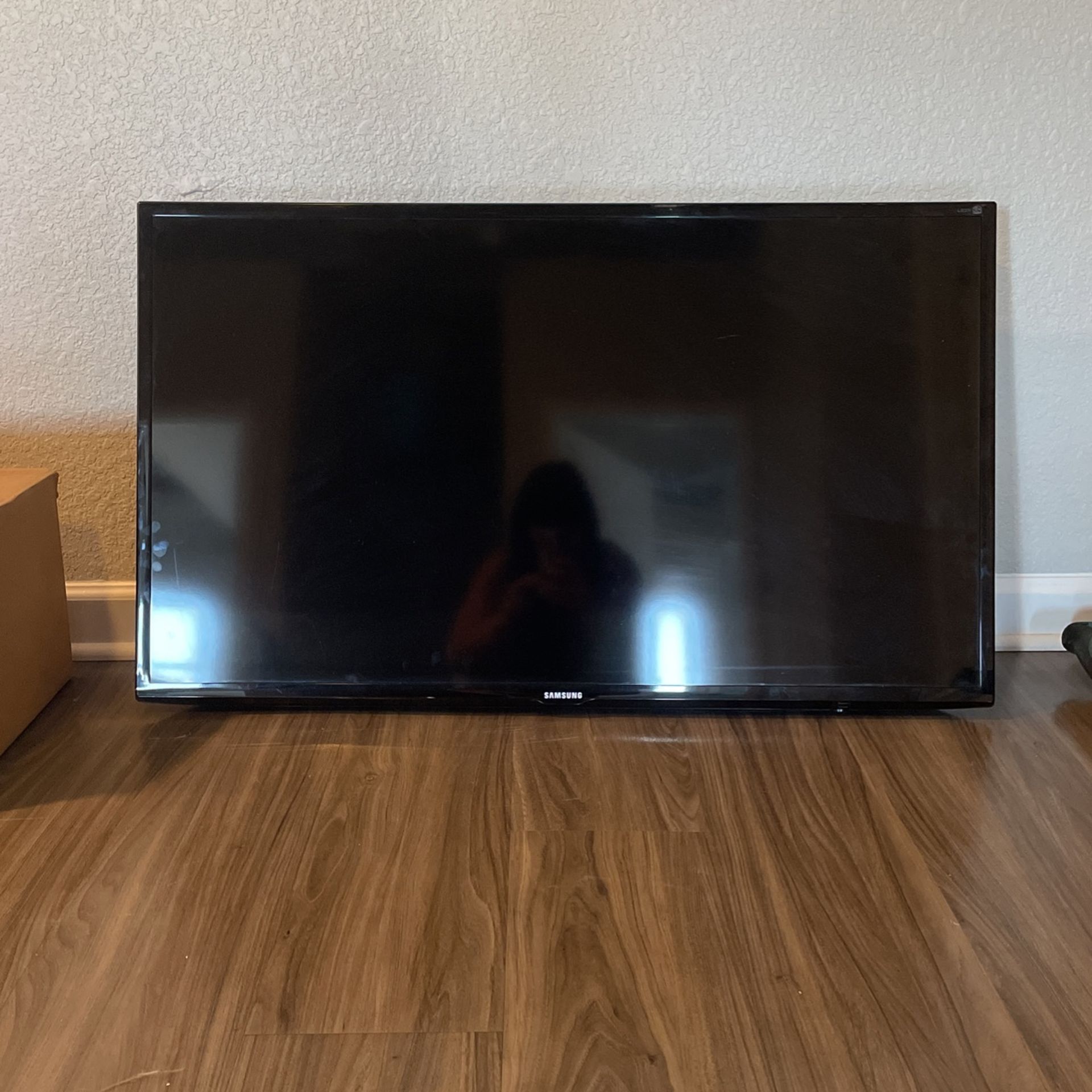 Samsung 42” TV