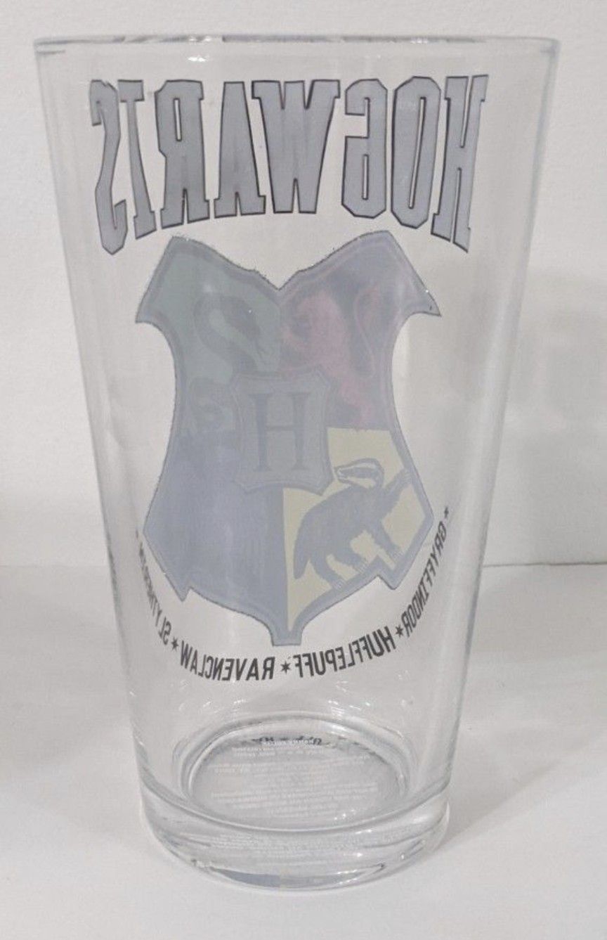 HARRY POTTER HOGWARTS 16 OZ. GLASS TUMBLER