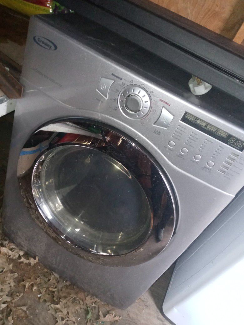 Insignia Washer And Crosley Dryer