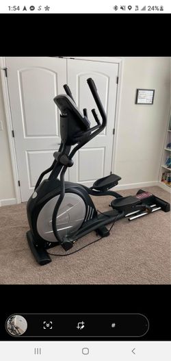 SOLE E35 ELLIPTICAL MACHINE. ( LIKE NEW. & DELIVERY AVAILABLE TODAY) Thumbnail
