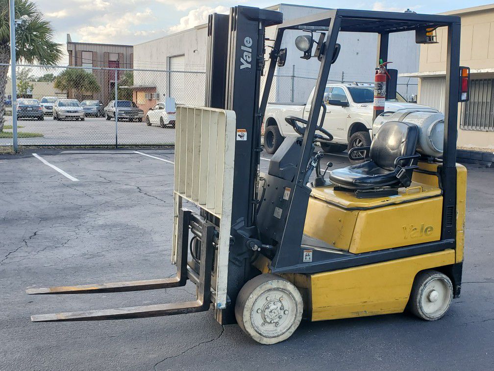 YALE FORKLIFT 3000LBS 