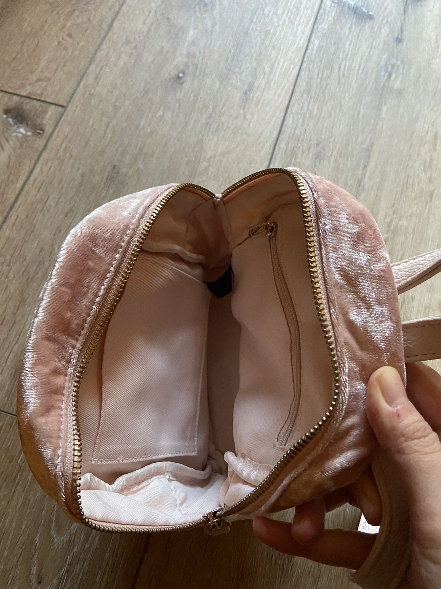 Guess mini backpack