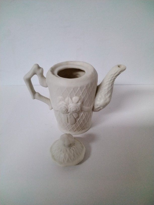 Very Cute Little Tea Pot .