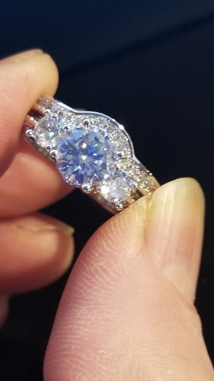 Gorgeous Women's Round Cut Wedding Engagement Promises Ring Sets Size 7