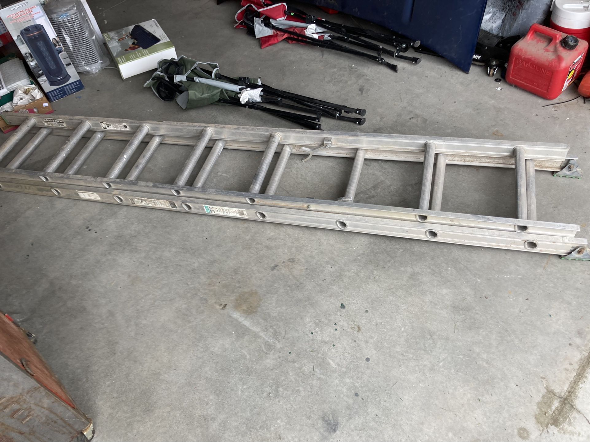 16 Ft.    Aluminum  Extension  Ladder