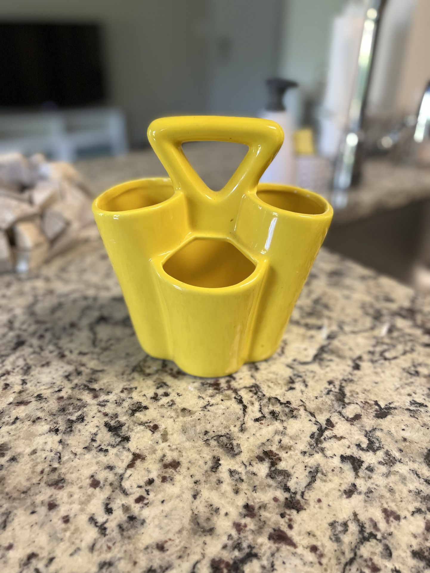 Modern yellow Caddy w/handle