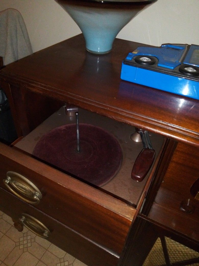 Stereo And Record Player From 19.00 Longtubes