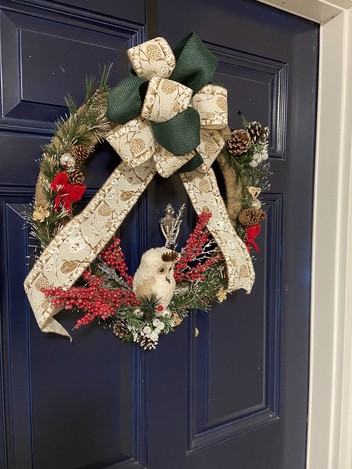 Christmas decoration owl wreath