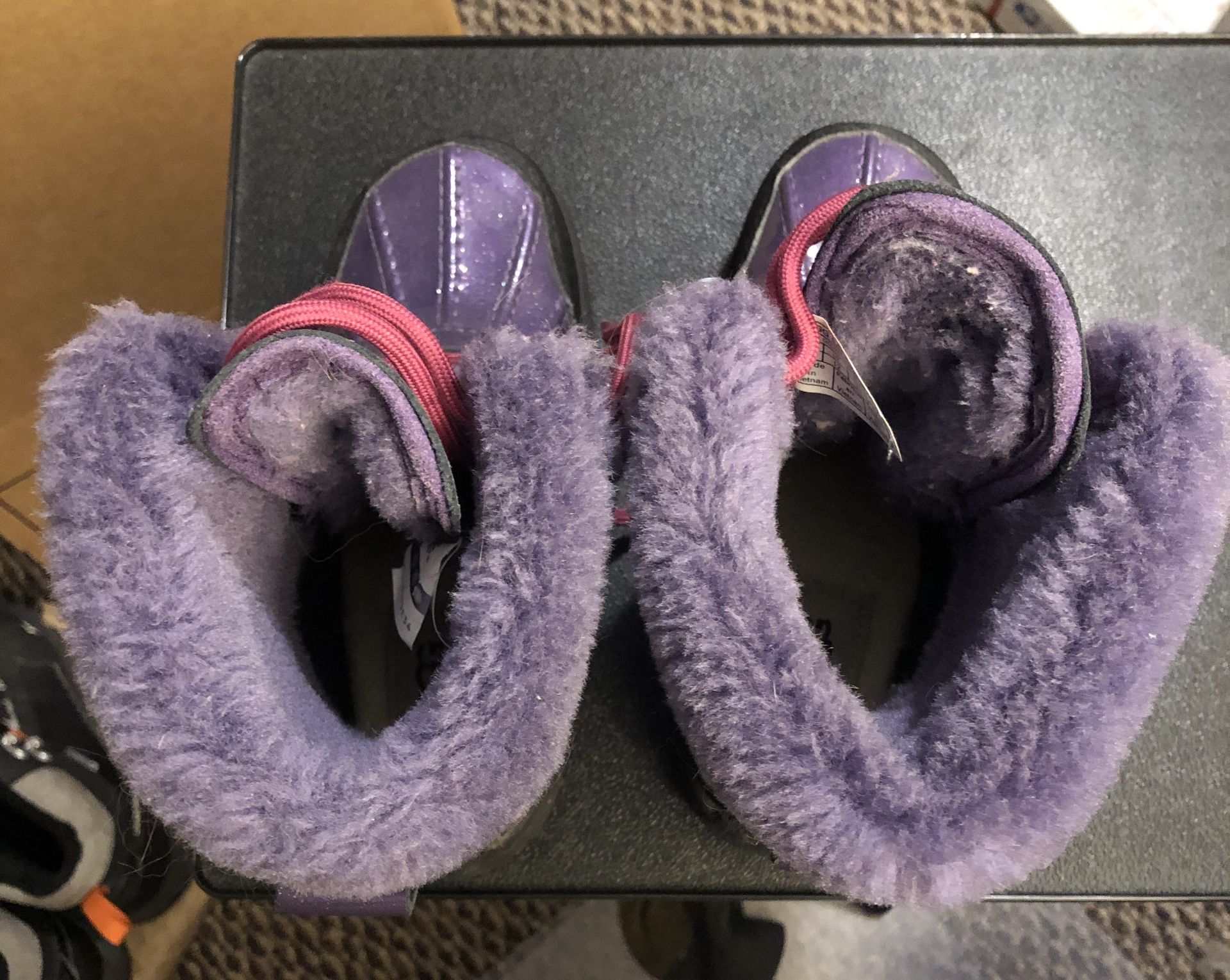 UGG Girls Purple Tie-Up Rain Boots, SIZE 13. Waterproof