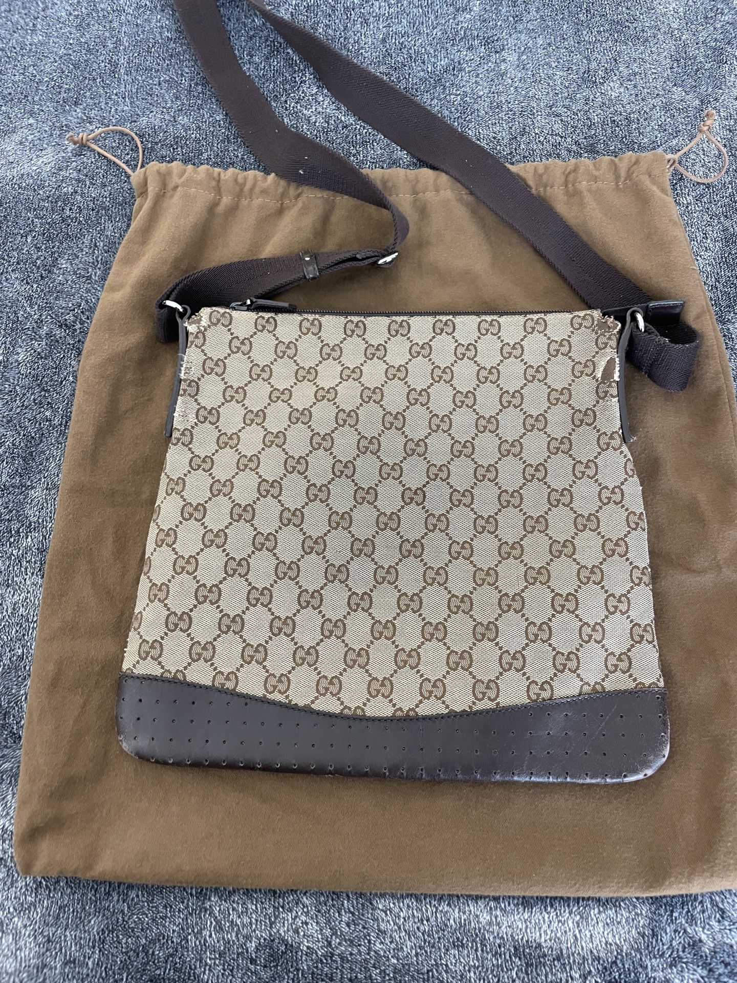 Gucci Messenger Bag Authentic
