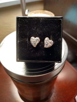 Gorgeous Silver Diamond Heart Earrings Thumbnail