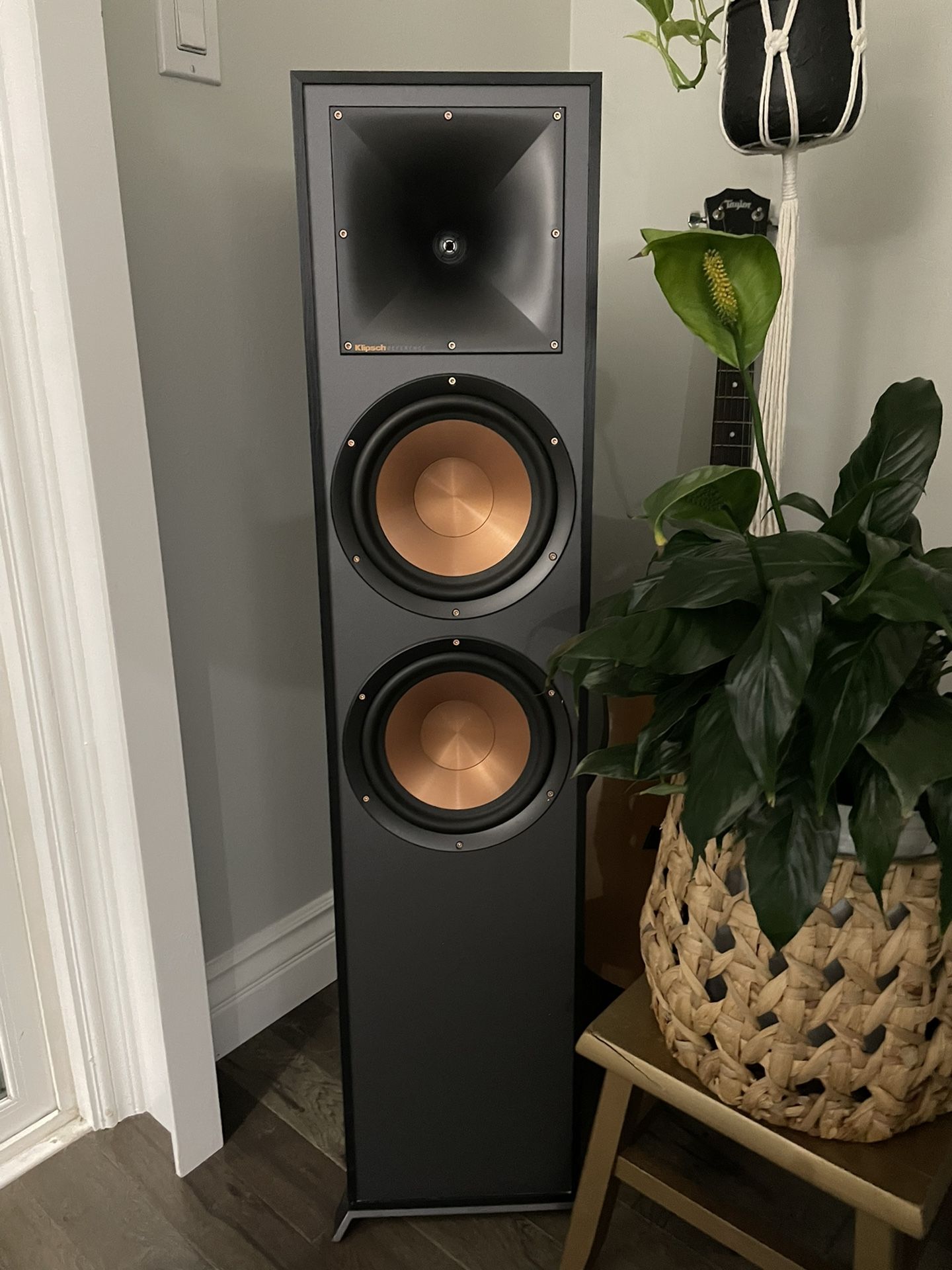 Klipsch R-820F Floorstanding Speakers - Pair!