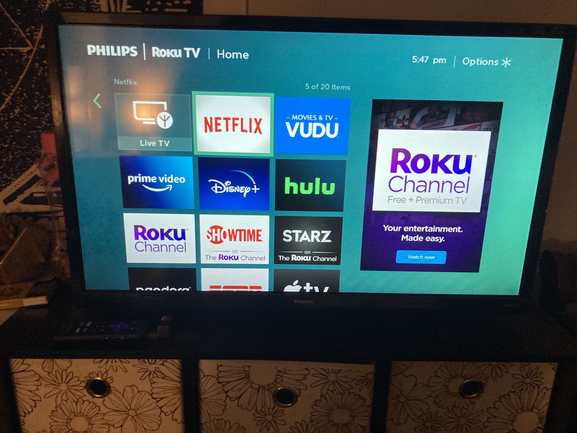 32 Inch Philips Roku Smart T.v.