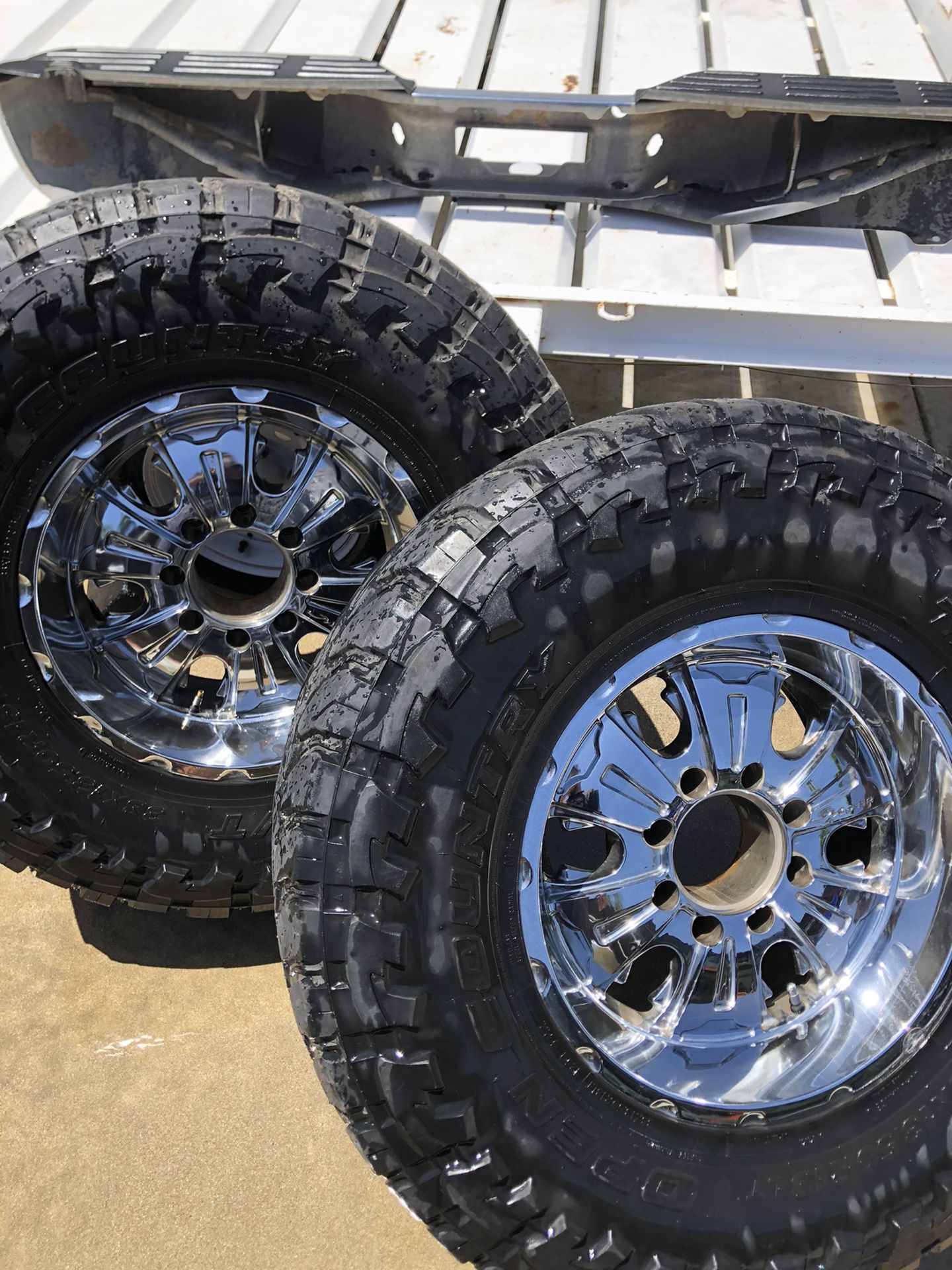 18”. 8x6.5” lug pattern. Mossa Modena off road wheels . Dodge , Chevy