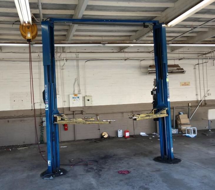 2 post Rotary Car Lift , 7,000lb WILL DELIVER for Sale in San Diego, CA