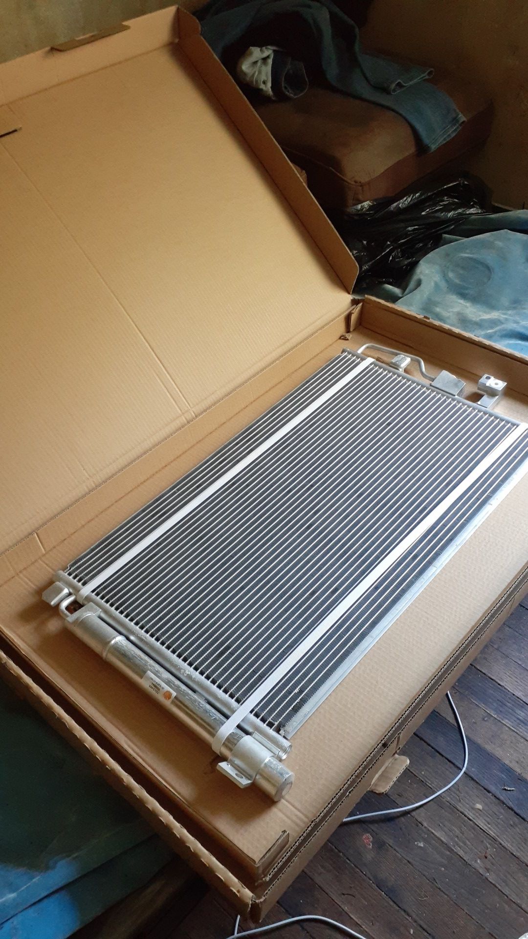 AC condenser for motor vehicle