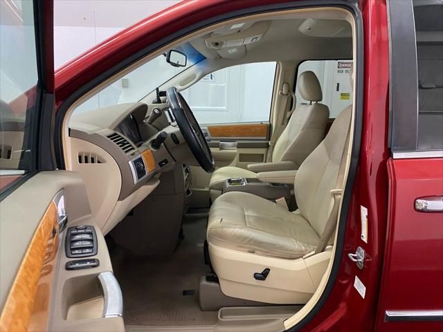 2008 Chrysler Town & Country