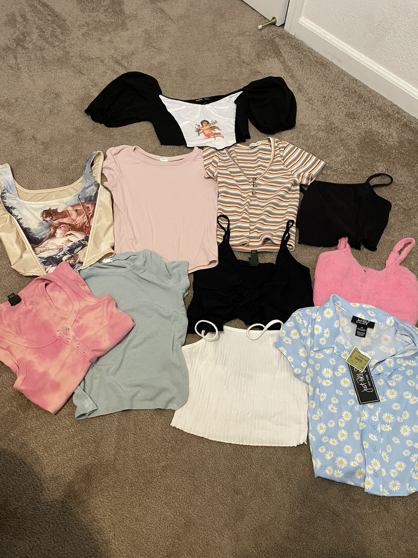 11 women’s extra small tanks and crop tops