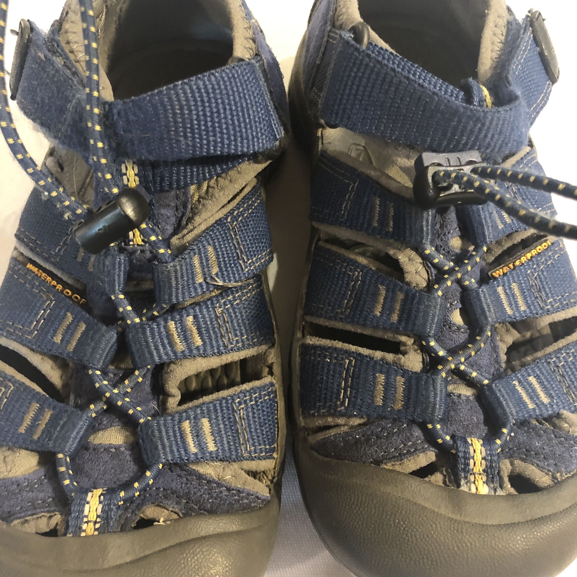 Keen Newport H2 Youth Kids Outdoor Waterproof Hiking Sandal Size 13 Navy Blue