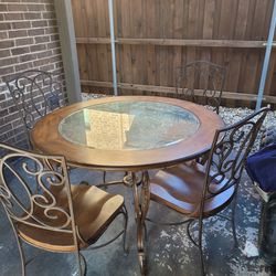 Round Metal And Glass Dinning Table Thumbnail