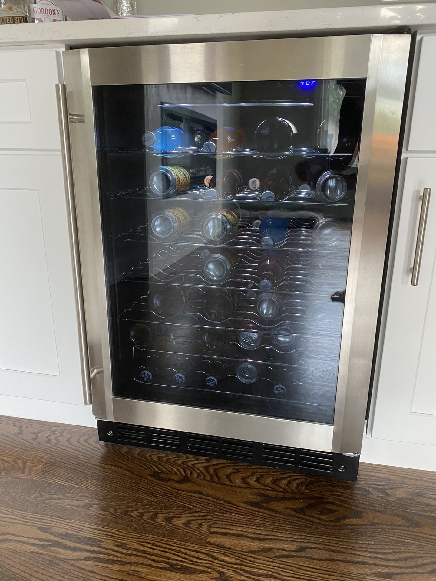 Magic Chef 50 Bottle Wine Cooler for Sale in Oak Lawn, IL OfferUp