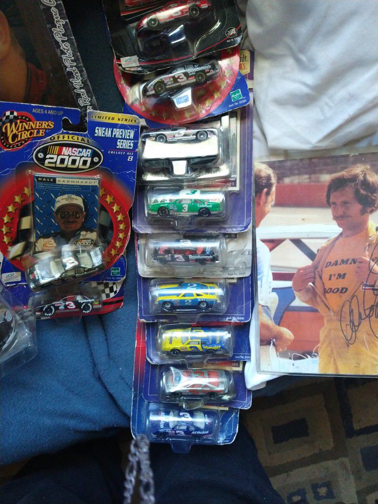 The Altiment Nascar Setup 4 Big 124 Scale And 2 Clocks 16 Small Scale And Over 50 Vintage Cards And A One Of A Kind Signed Picture. By The Man Him Sel