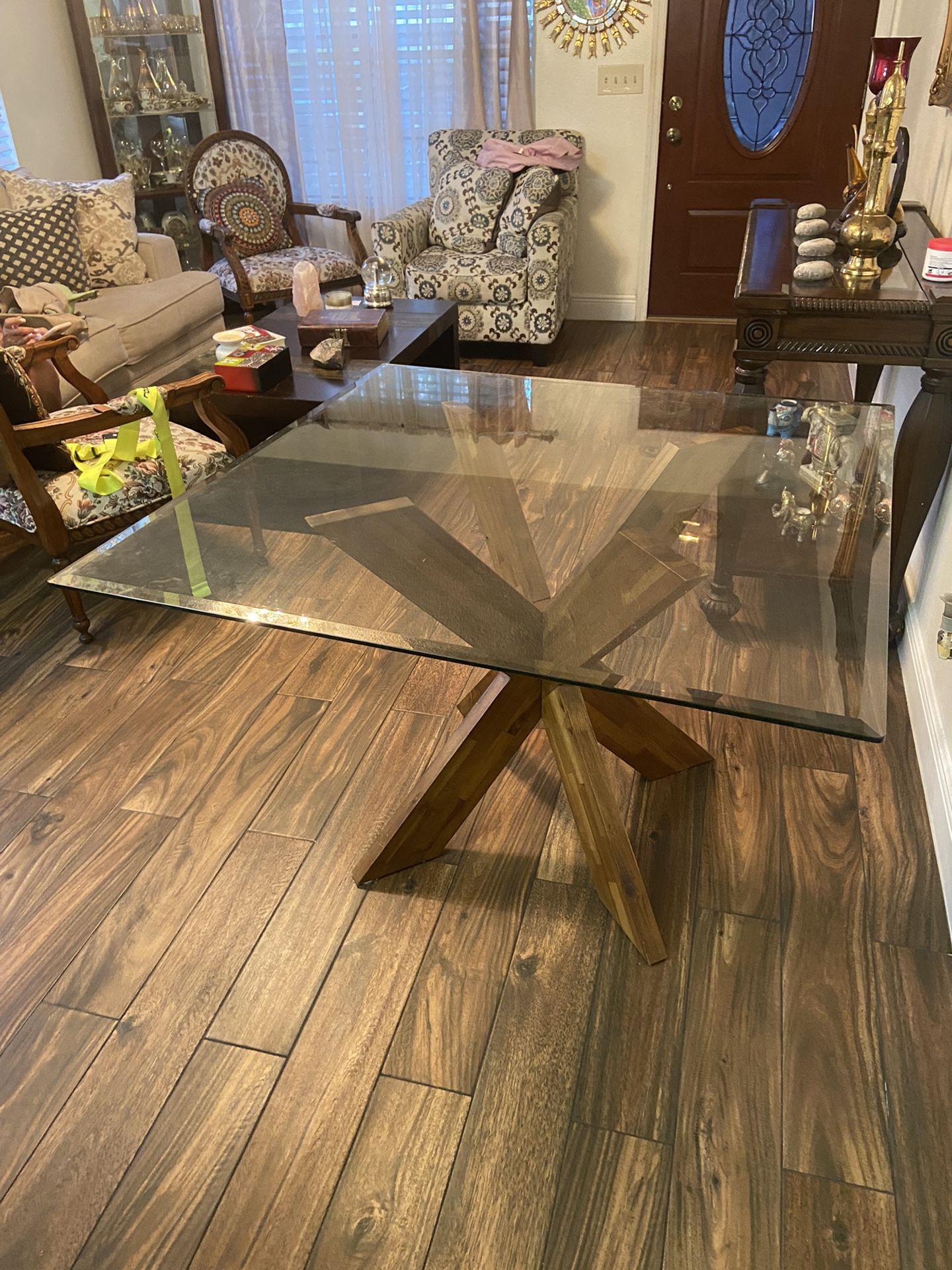 Dining Table With 4 Chairs- READ POST BEFORE RESPONDING