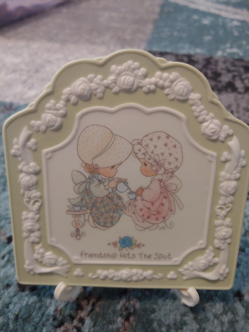 Precious Moments Plate Set With Stands