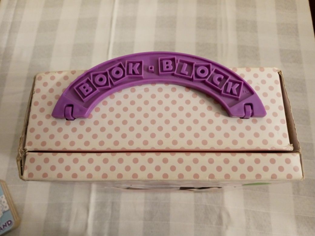 BOOK A BLOCK - 12 Minnie Mouse books .