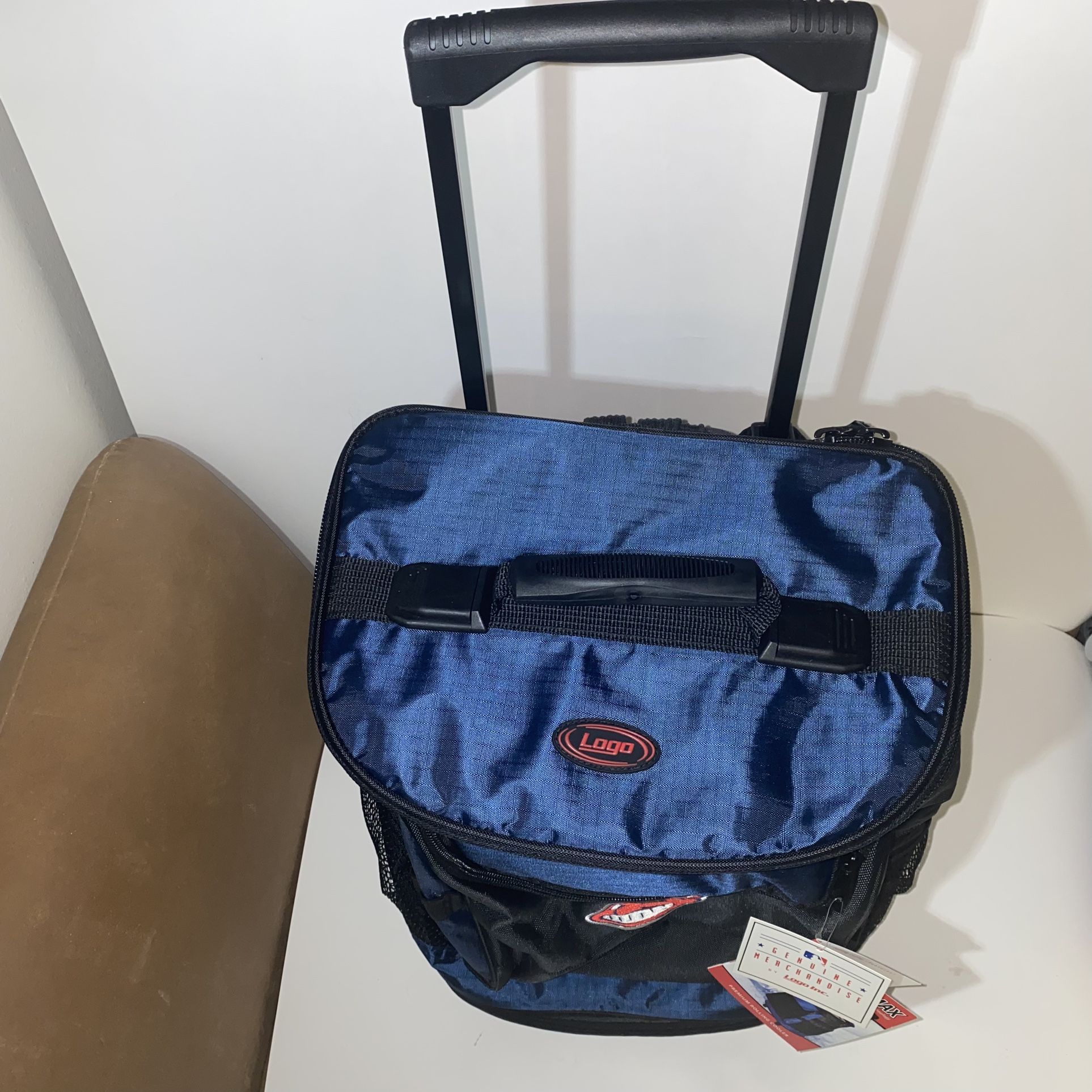 Rare-Cleveland Indians Baseball Rolling Backpack Insulated Cooler Chief Wahoo (holds 24 12oz Cans)