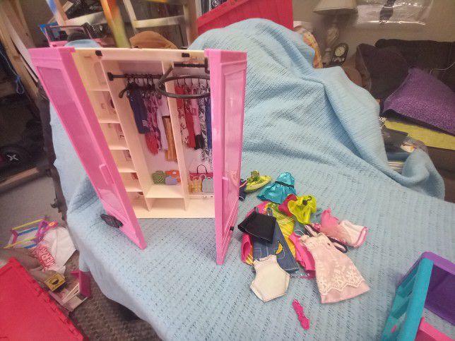 Barbie Closet With A Bunch Of Clothes 