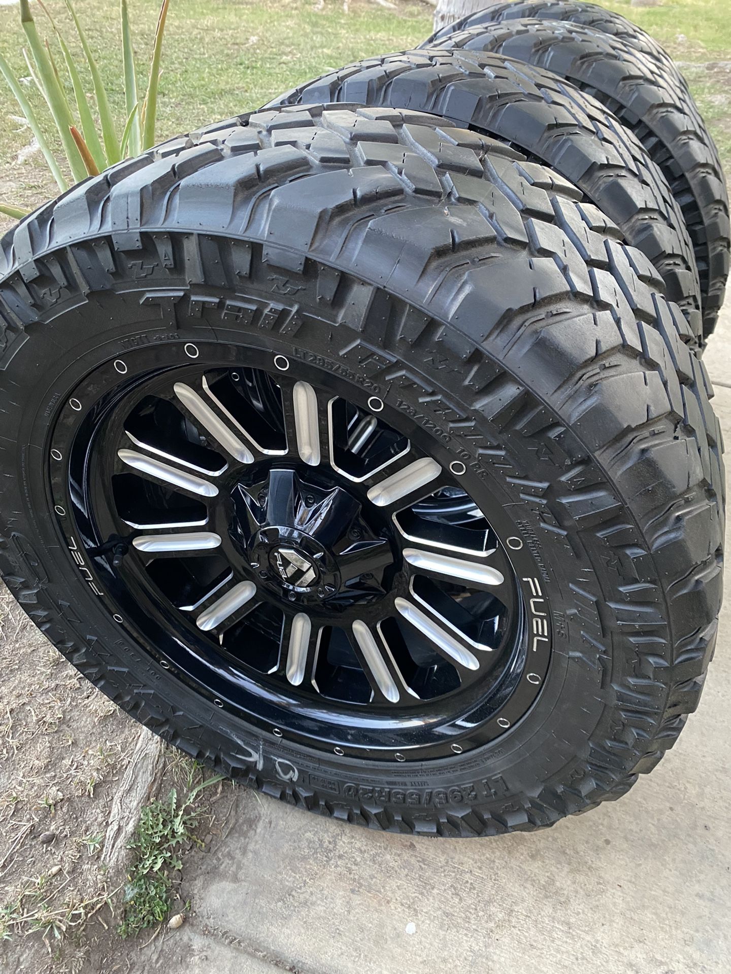 20 Inch Fuel Hardline Wheels With 295/55 R20 (33x12.50 R20) Nitto Trail ...