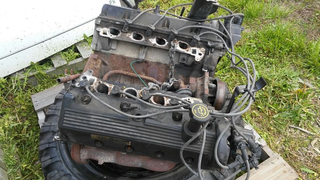 Ford 4.6L Motor, High Mileage, Plus Intake & Throttle Body