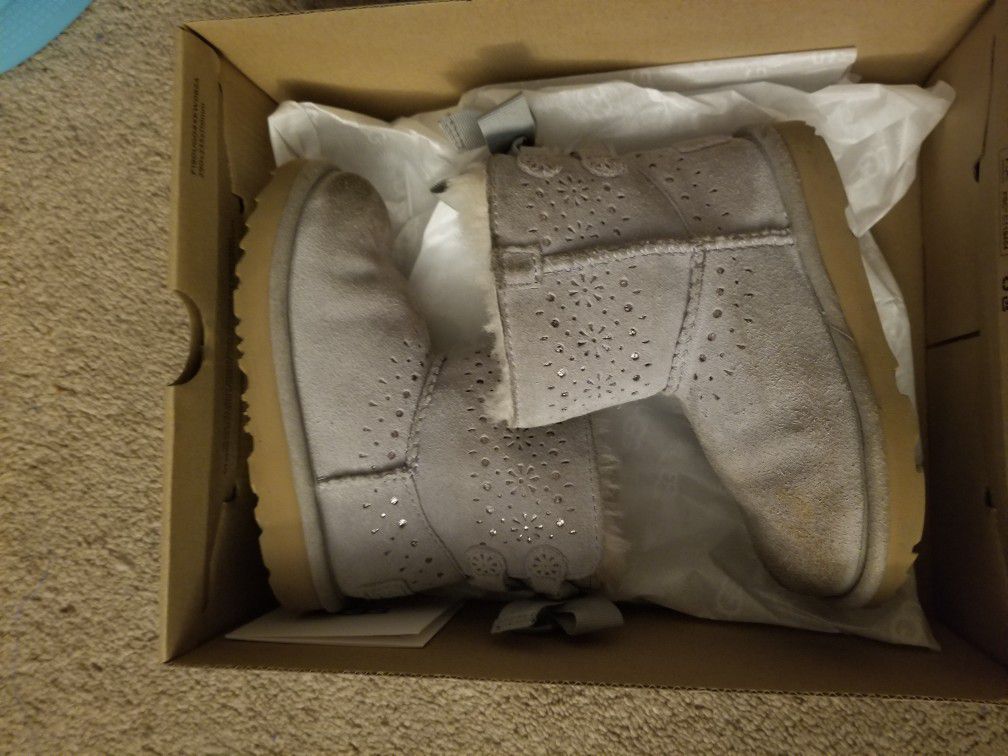 Ugg toddler boots