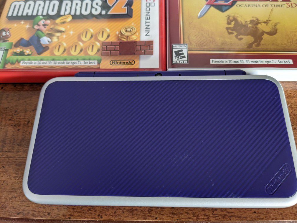 Nintendo 2DS XL BUNDLE (Purple)